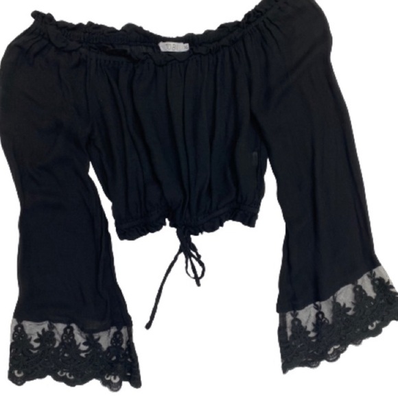 Tobi Off the Shoulder Long Sleeve Crop Top - Picture 1 of 3